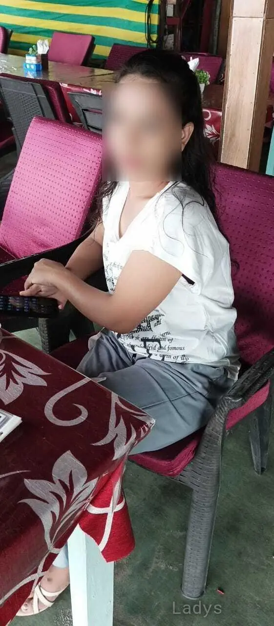 Priya, 24 years old Goa escort girl with big tits, height sm, Weight kg