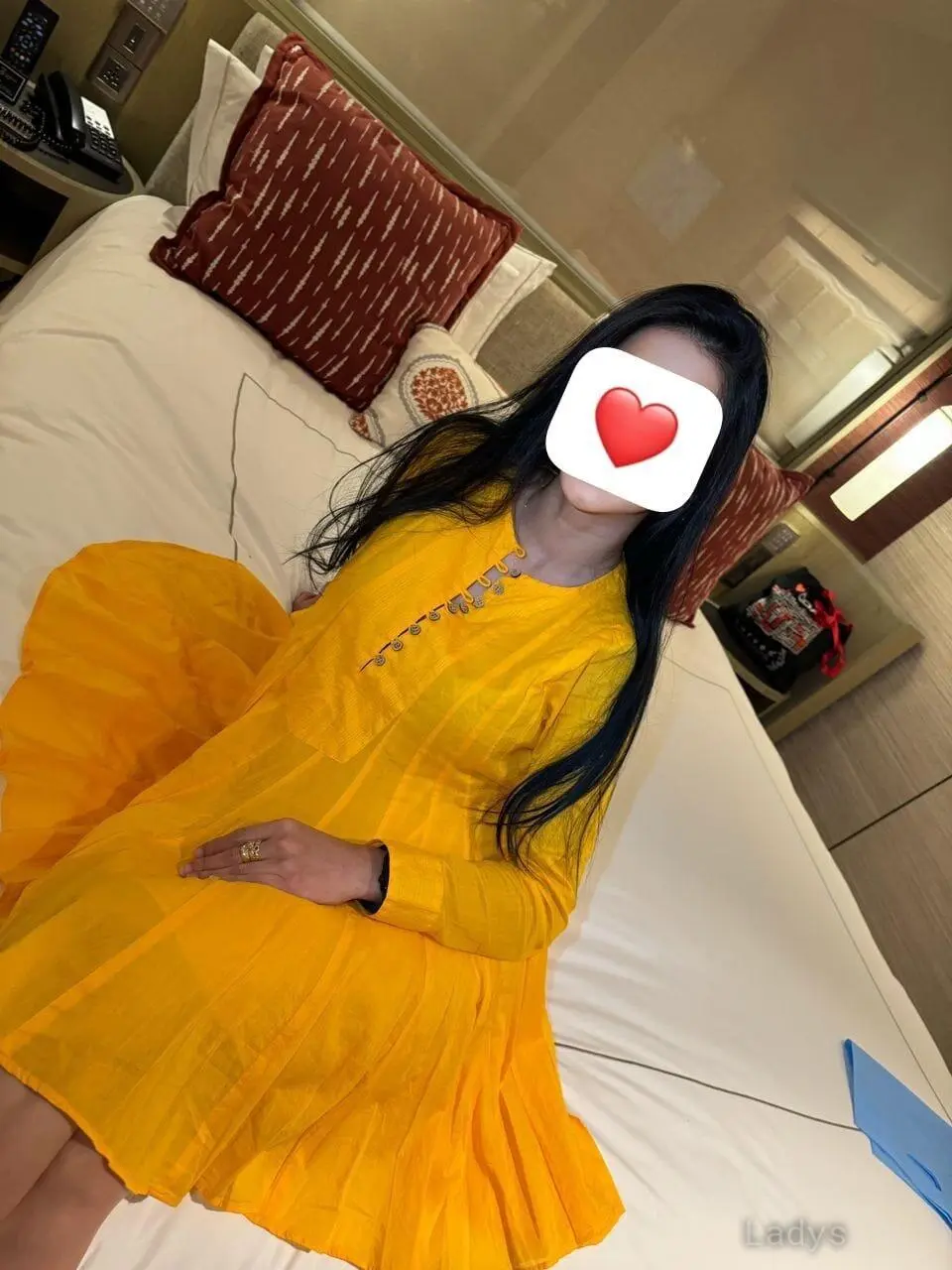 Priya, 22 years old Goa escort girl with big tits, height 155 sm, Weight  kg