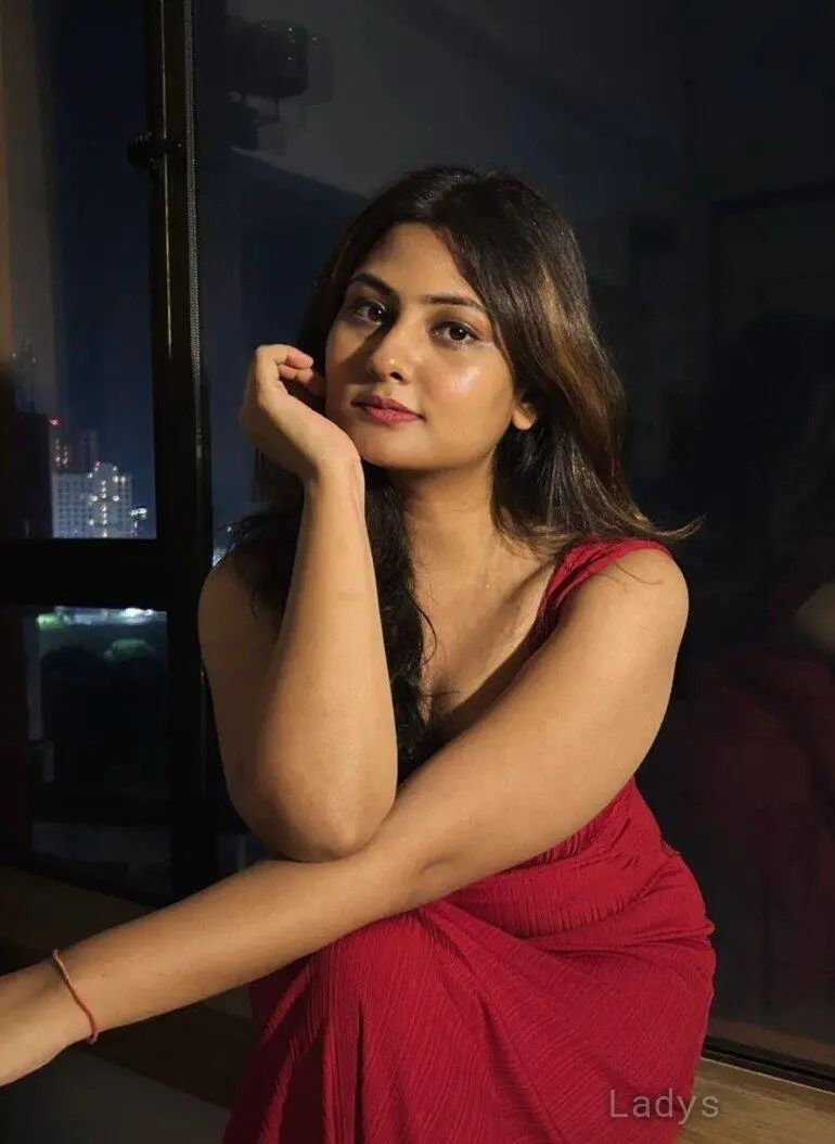 Radhika, 22 years old Goa escort girl with big tits, height  sm, Weight  kg