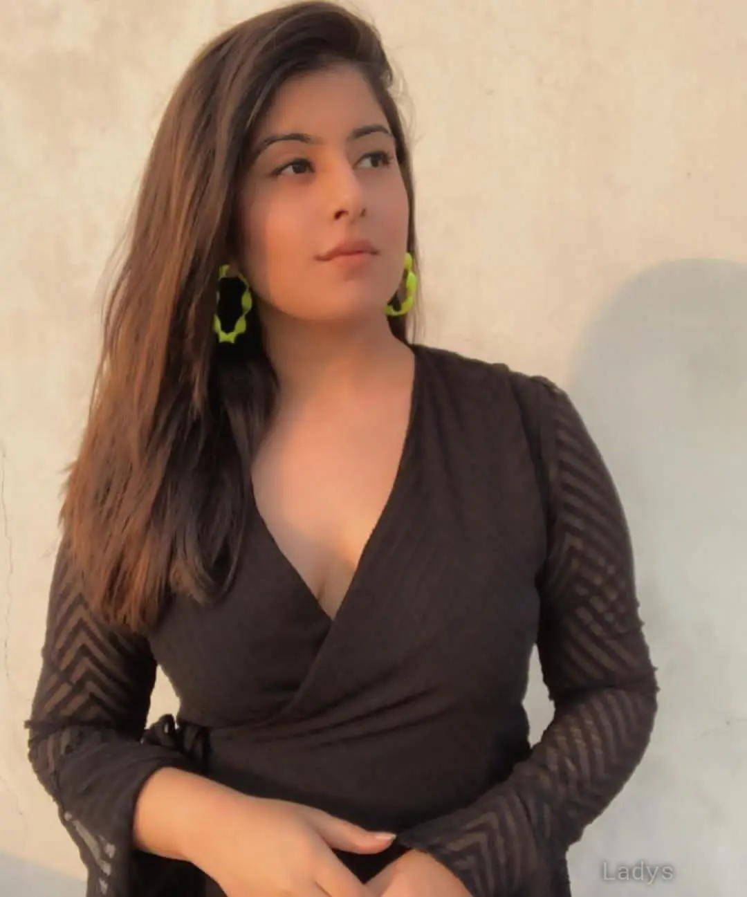 Roshni Joshi, 24 years old Goa escort girl with big tits, height 170 sm, Weight kg