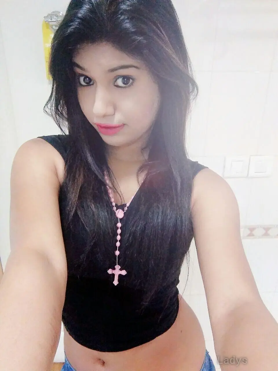 Sam, 21 years old Goa escort girl with big tits, height 184 sm, Weight kg
