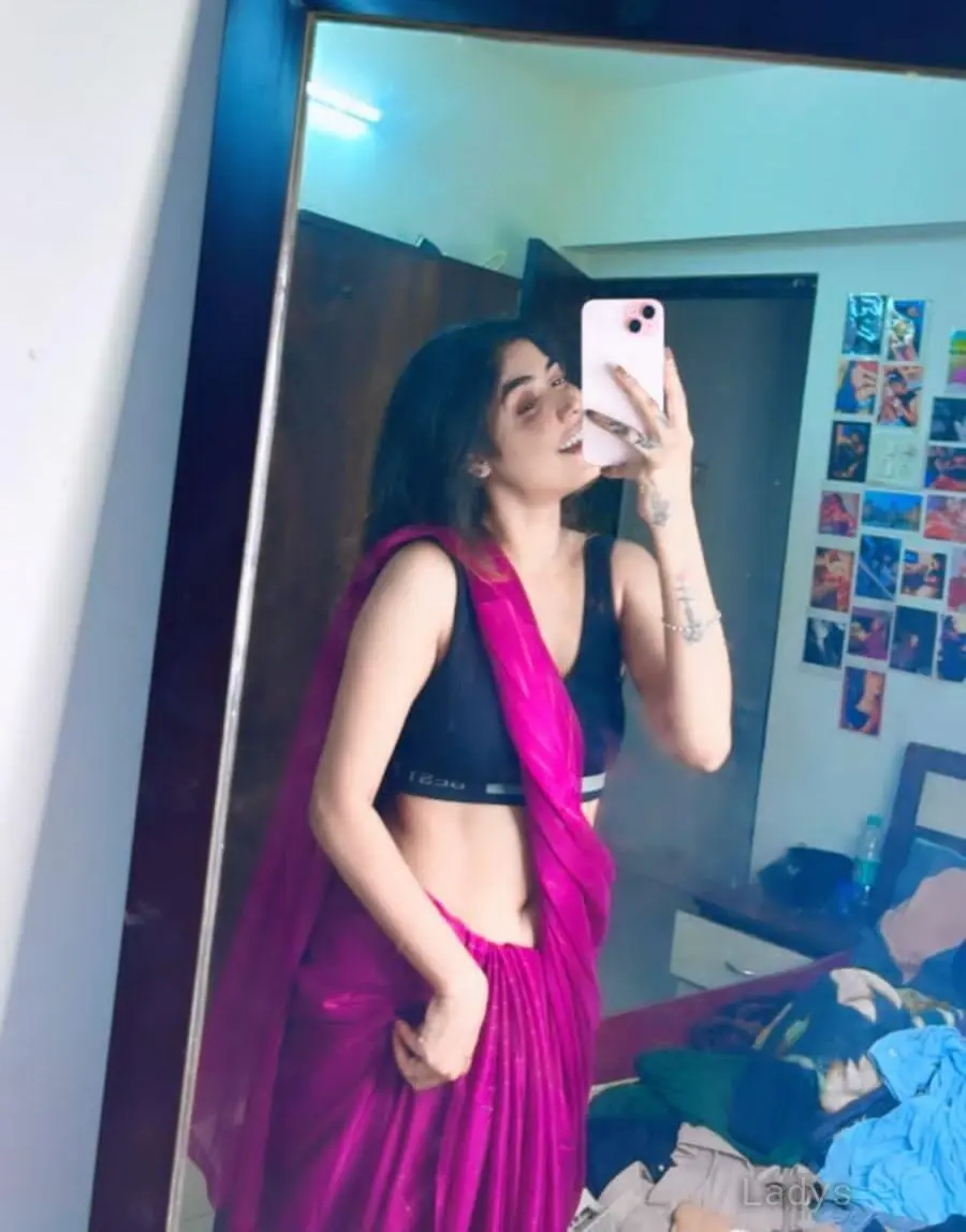 Saniya, 22 years old Goa escort girl with big tits, height 123 sm, Weight kg