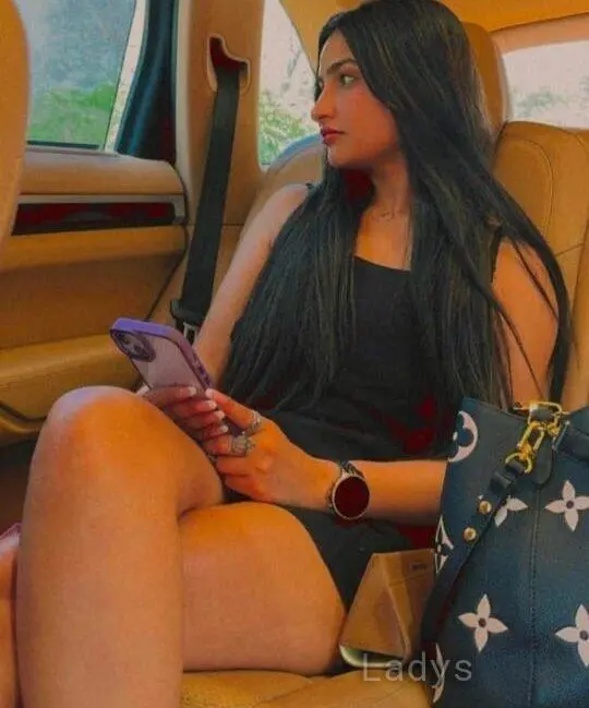 Sapna, 24 years old Goa escort girl with big tits, height 154 sm, Weight kg