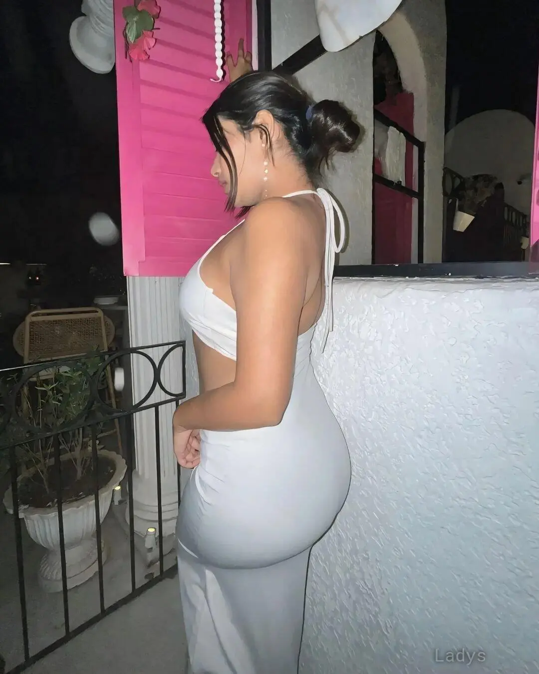 Shrutika, 23 years old Goa escort girl with big tits, height 153 sm, Weight kg