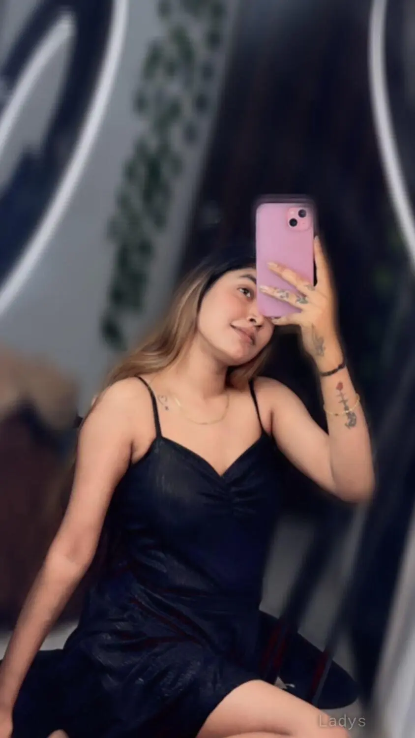 Aditi, 23 years beautiful nude Goa escorts girl, height 153 sm, Weight  kg