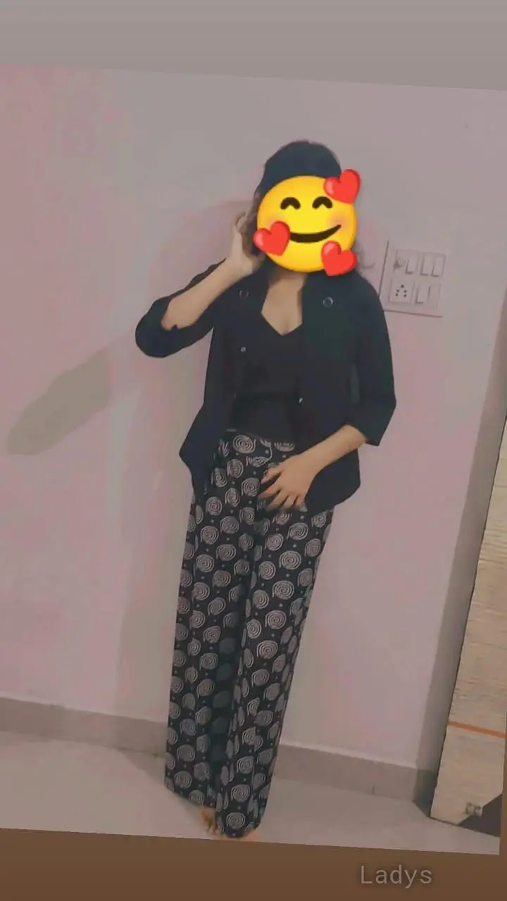 Disha, 21 years beautiful nude Goa escorts girl, height 154 sm, Weight  kg