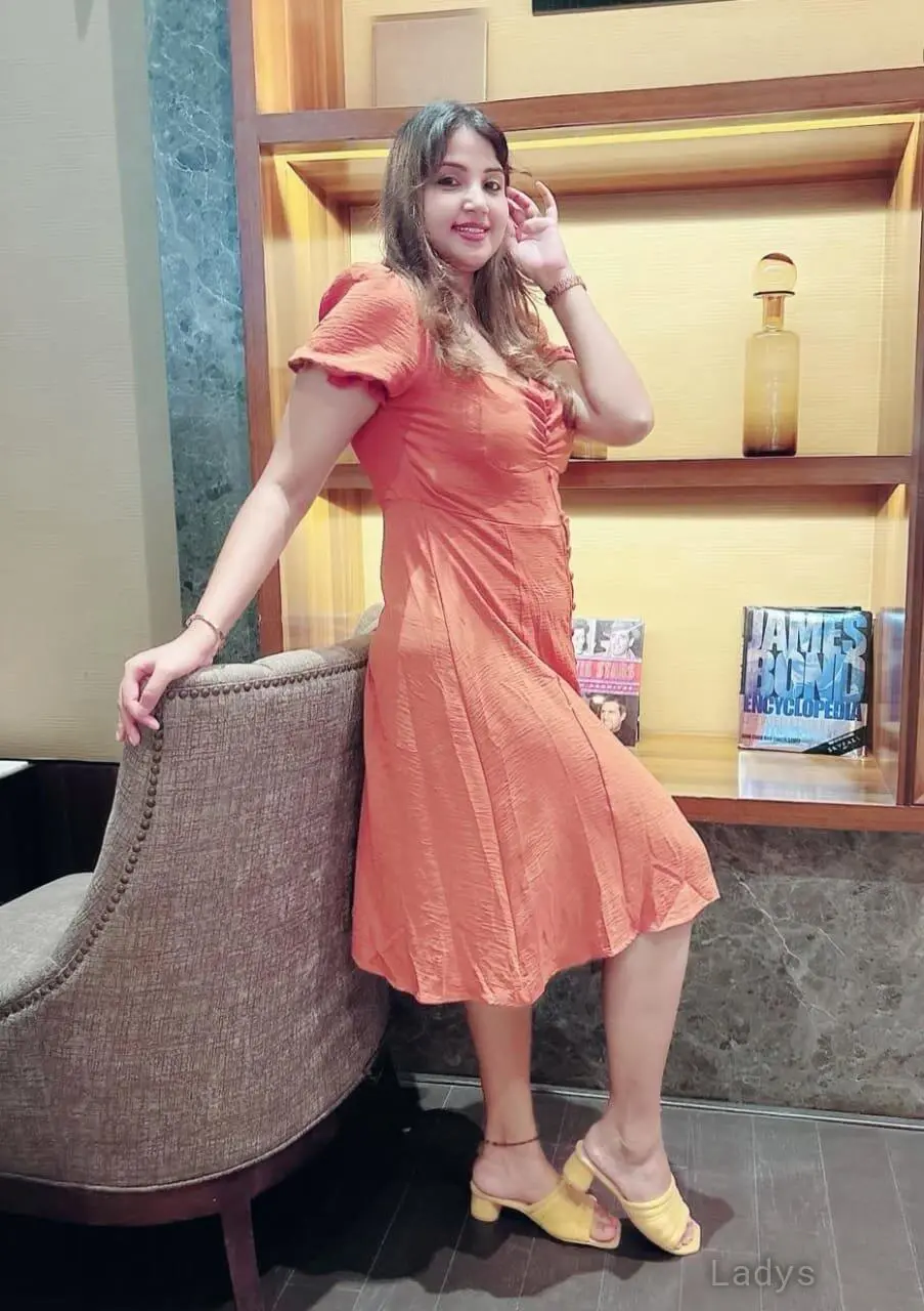 Janvi, 22 years beautiful nude Goa escorts girl, height 154 sm, Weight kg