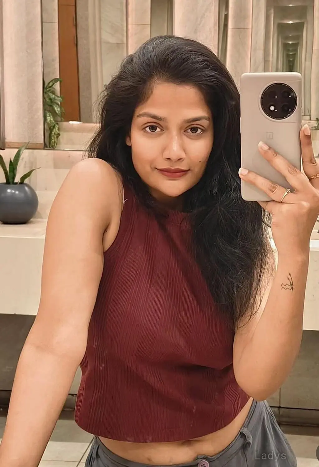 Janvi, 23 years beautiful nude Goa escorts girl, height 154 sm, Weight  kg