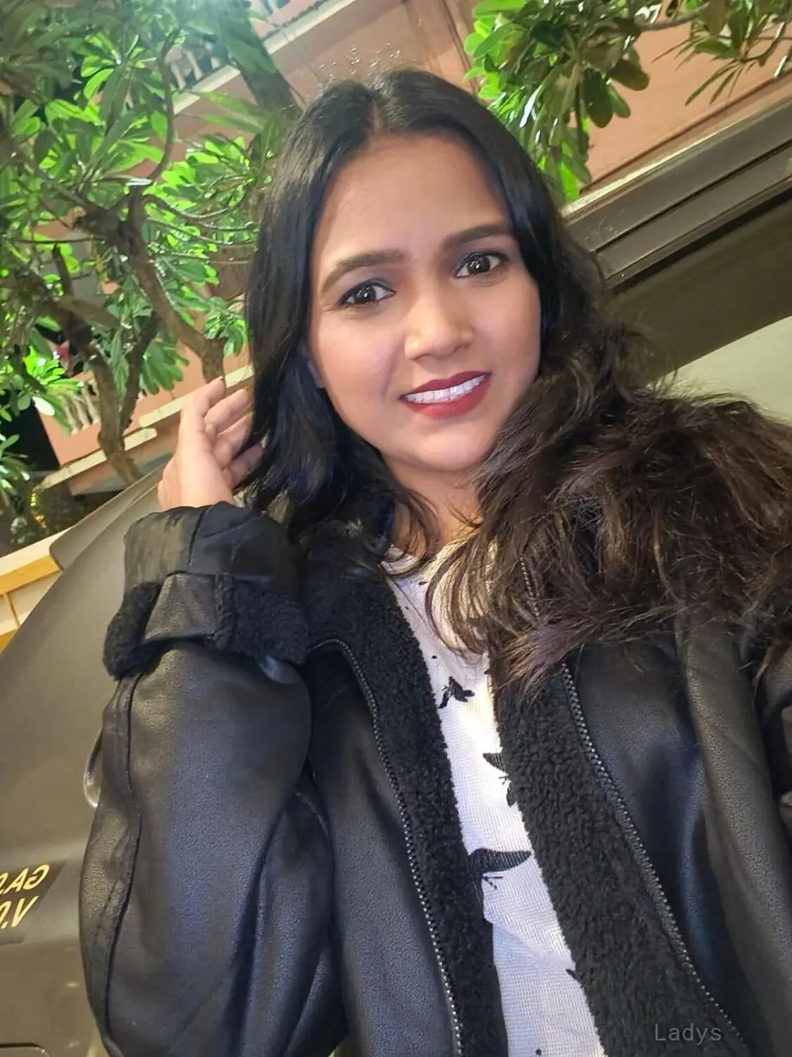 Rina, 21 years beautiful nude Goa escorts girl, height 154 sm, Weight kg