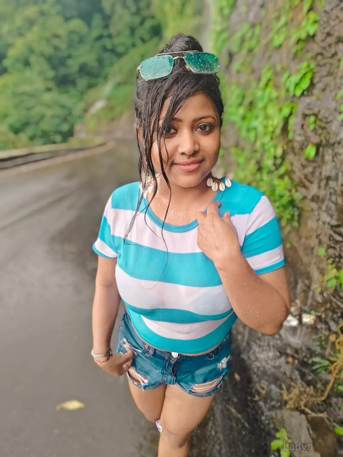 Tina, 22 years beautiful nude Goa escorts girl, height 154 sm, Weight kg