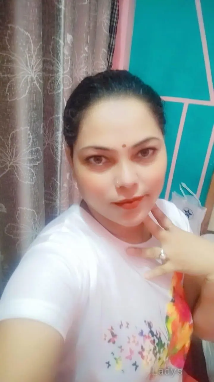Webcam, 25 years beautiful nude Goa escorts girl, height 154 sm, Weight kg
