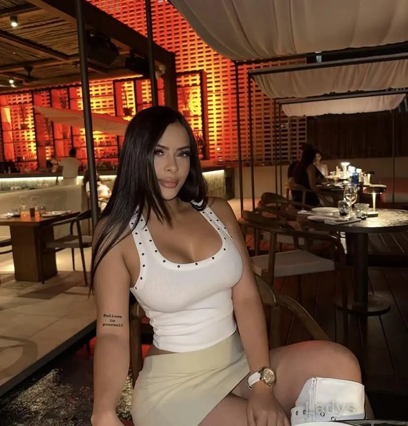 Blanca James, 24 years beautiful nude Gold Coast escorts girl, height 166 sm, Weight 44 kg