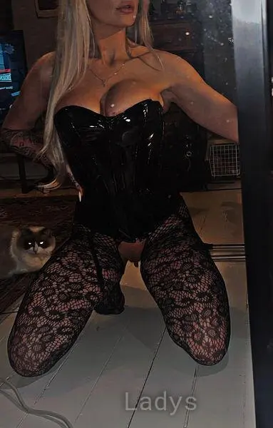 Hetblondin, 28 years beautiful nude Goteborg escorts girl, height 168 sm, Weight 45 kg