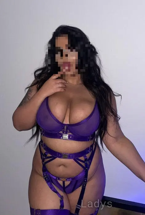 Selena, 22 years beautiful nude Goteborg escorts girl, height 166 sm, Weight 72 kg