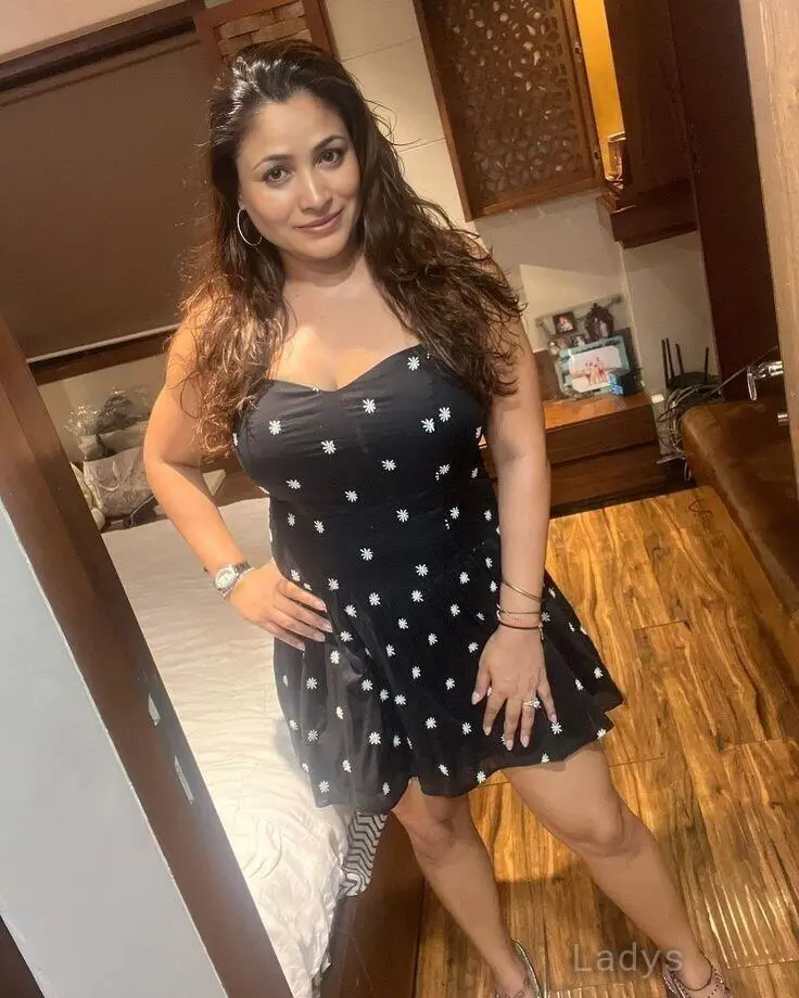 Reena,  years beautiful nude Graz escorts girl, height  sm, Weight  kg