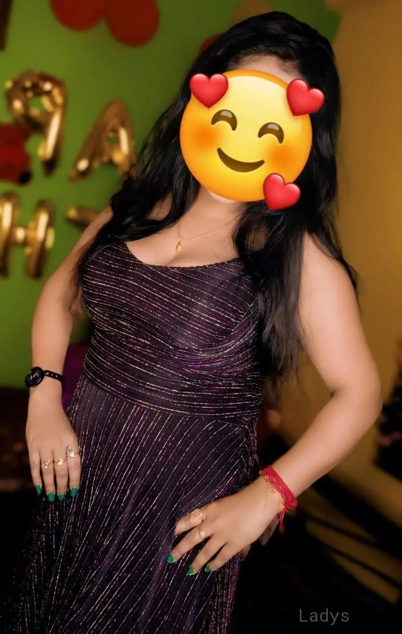 Kirti Independent Girl Cam & Real Meet, 24 years beautiful nude Greater Noida escorts girl, height 175 sm, Weight  kg