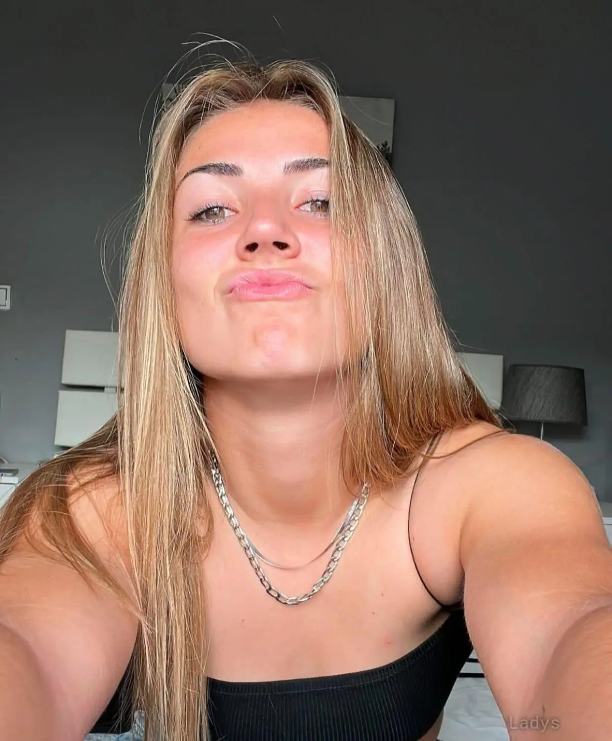 Thérèse Grenoble, 27 years beautiful nude Grenoble escorts girl, height 165 sm, Weight 55 kg