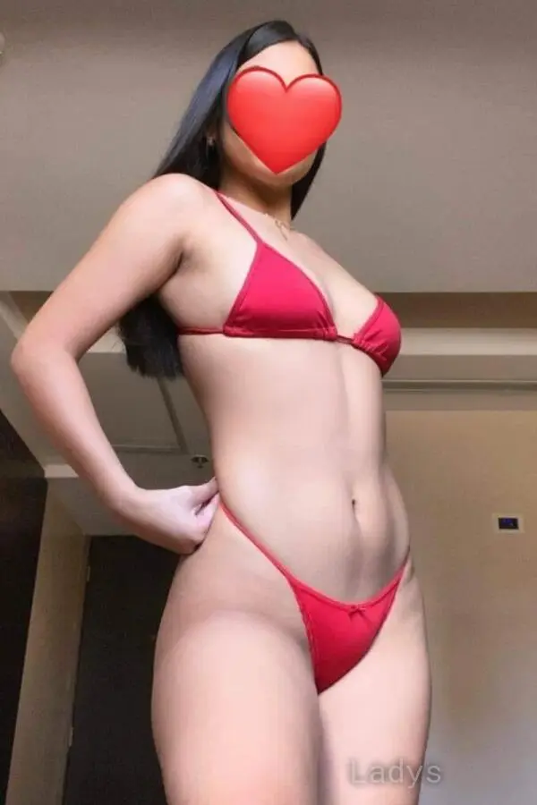Perla, 22 years old Guadalajara escort girl with big tits, height 159 sm, Weight 56 kg