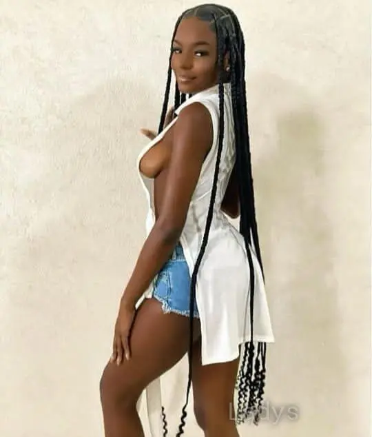 Amber, years old Guangzhou escort girl with big tits, height sm, Weight kg