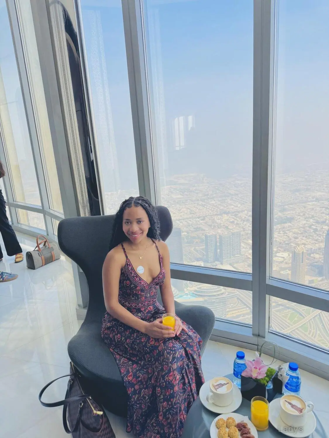 Gummyb, 23 years old Guangzhou escort girl with big tits, height 152 sm, Weight kg