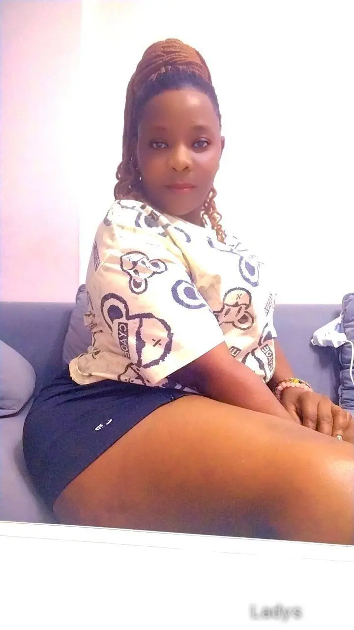 Letisha, years old Guangzhou escort girl with big tits, height sm, Weight kg