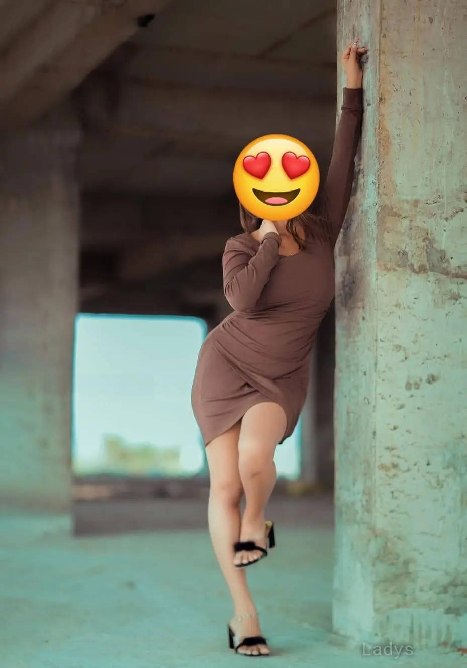 Aisha, 26 years old Gurgaon escort girl with big tits, height 155 sm, Weight  kg