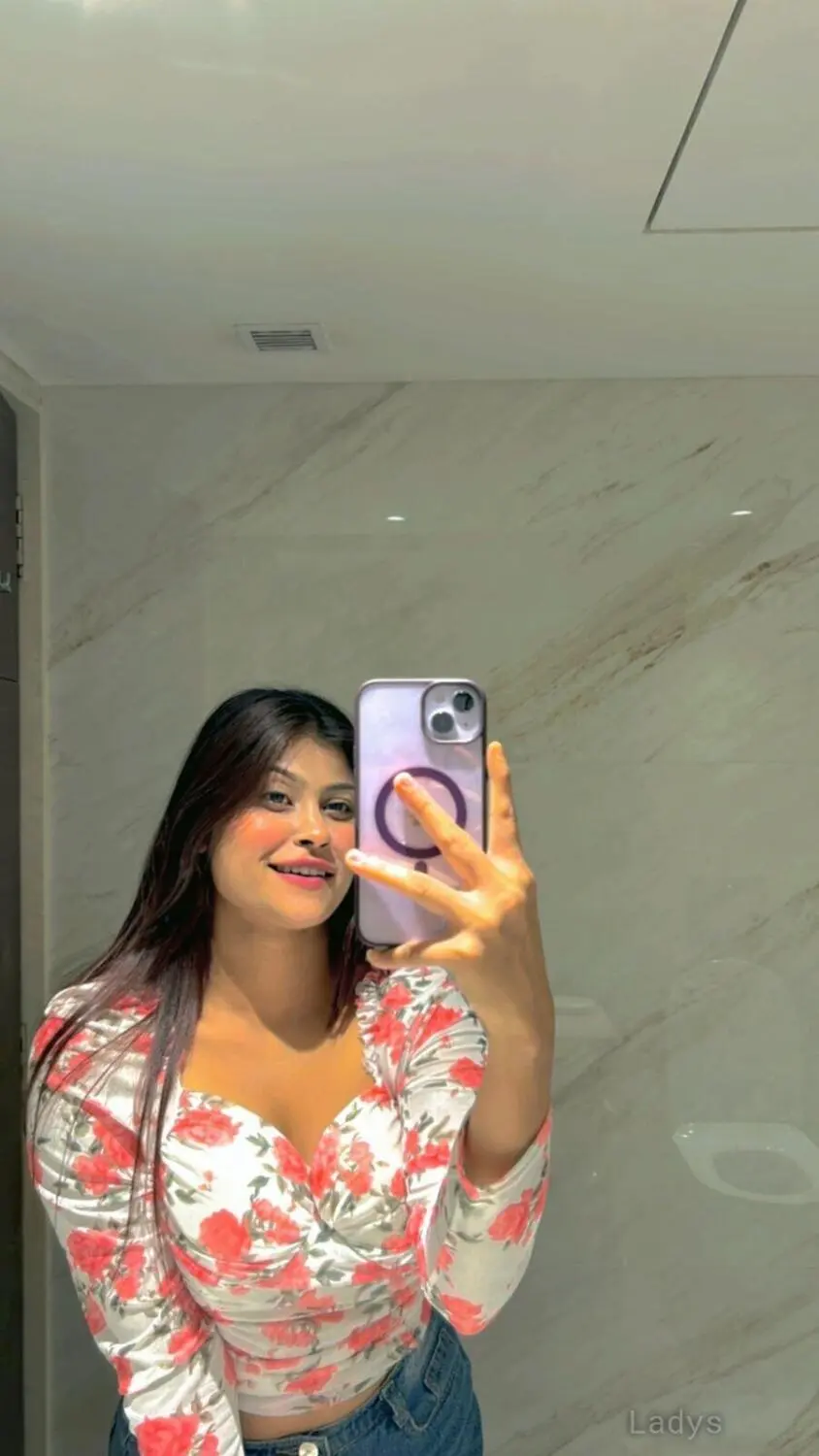 Josephine, 22 years old Gurgaon escort girl with big tits, height 158 sm, Weight  kg