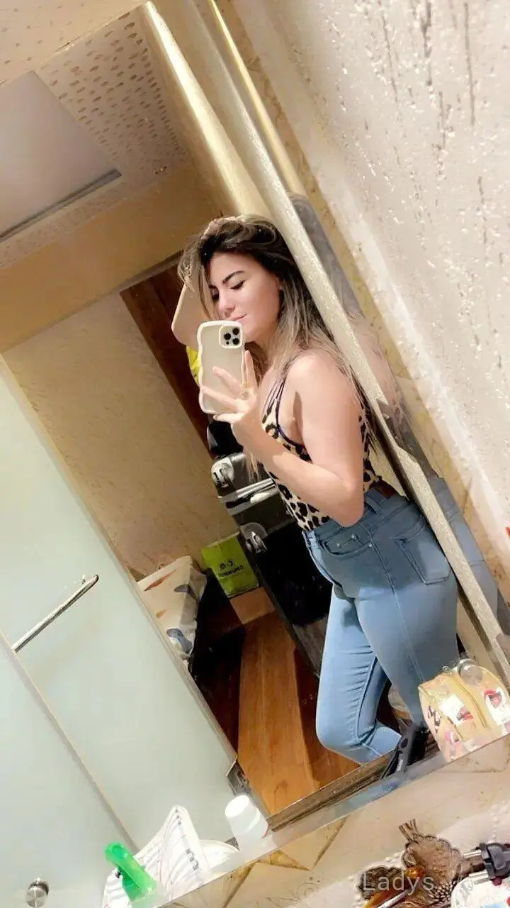 Katrina, 26 years old Gurgaon escort girl with big tits, height 167 sm, Weight  kg