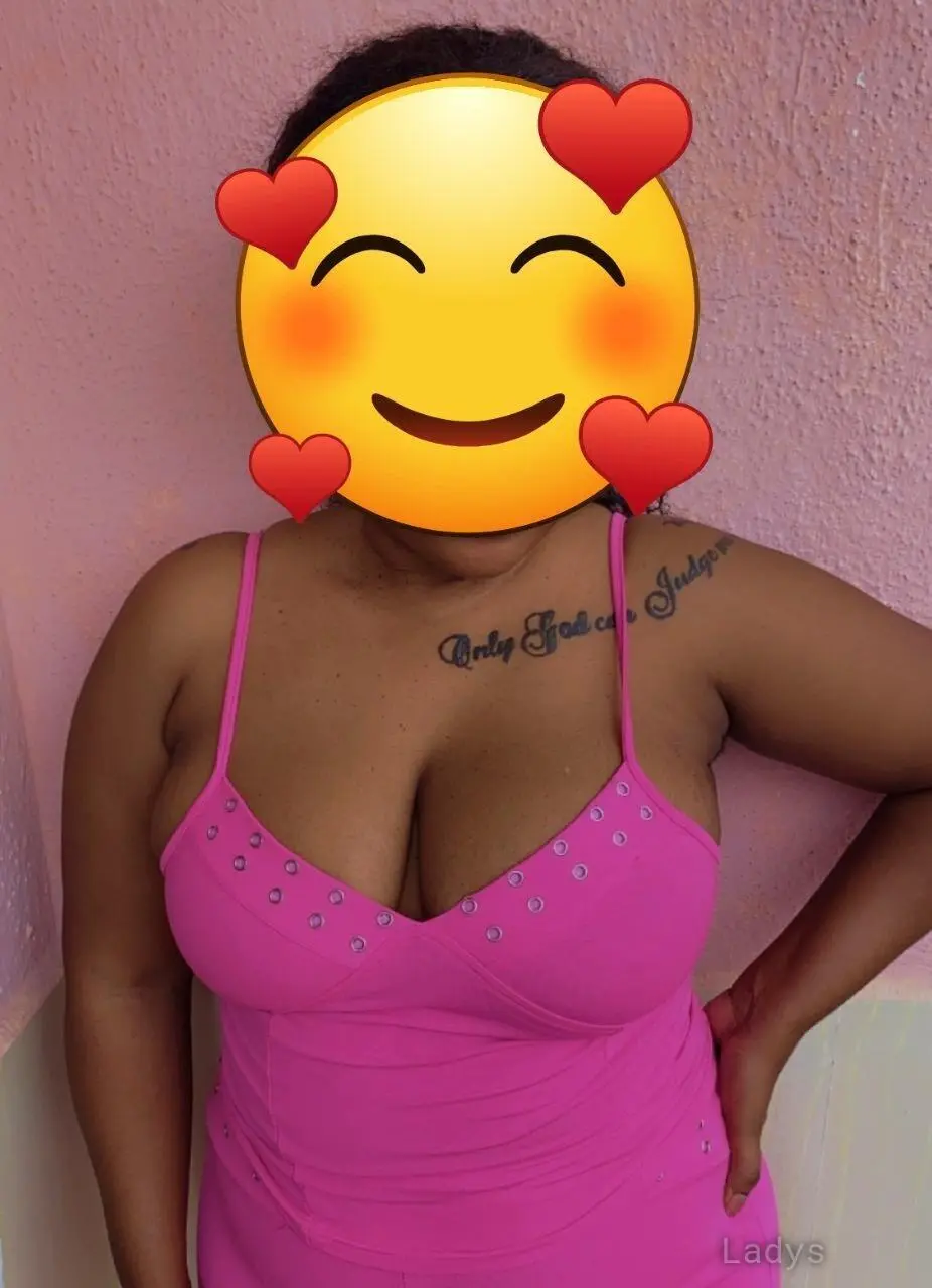 Lisa, 22 years old Gurgaon escort girl with big tits, height 153 sm, Weight  kg