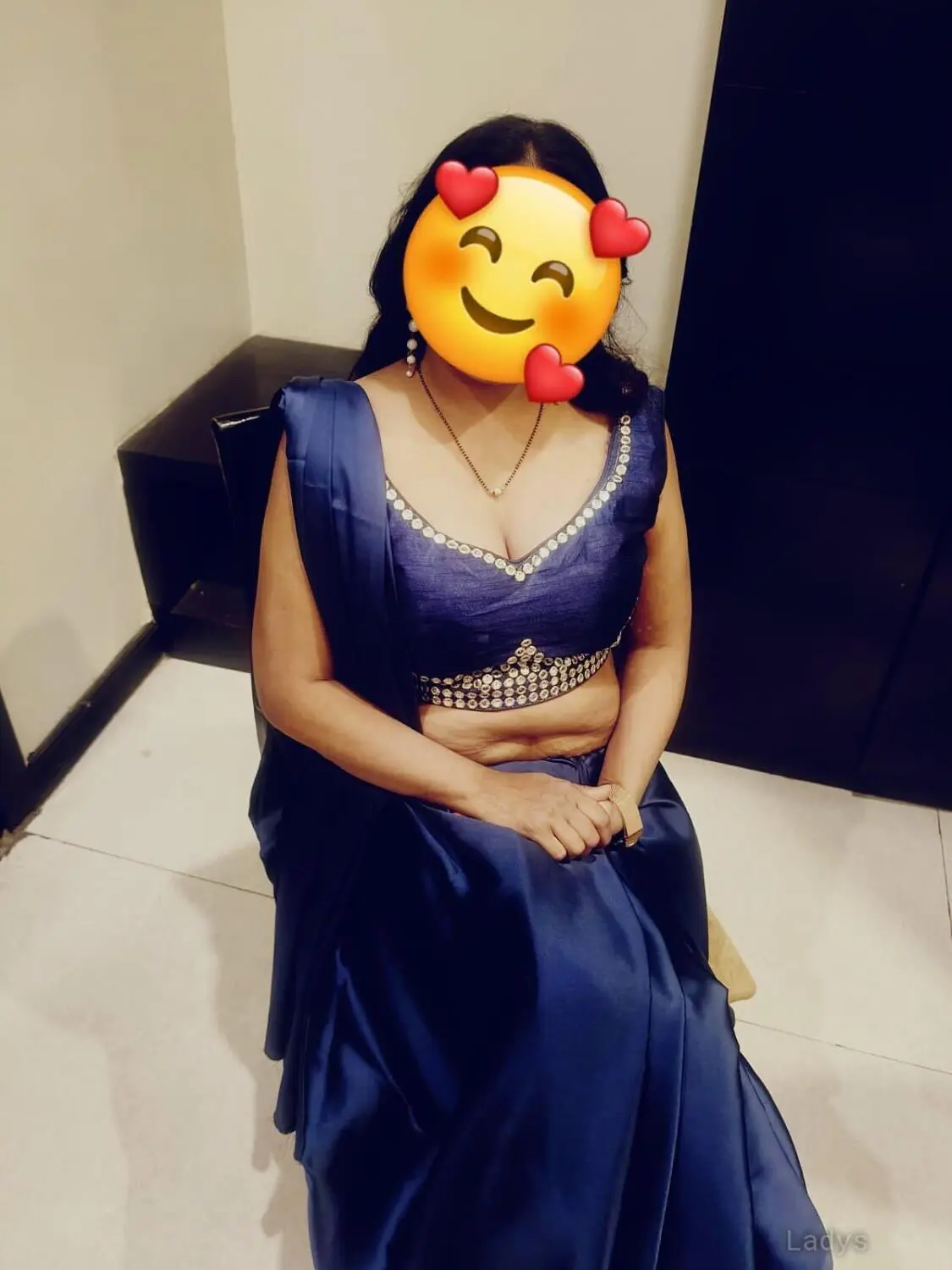 Mia, 30 years old Gurgaon escort girl with big tits, height 169 sm, Weight  kg