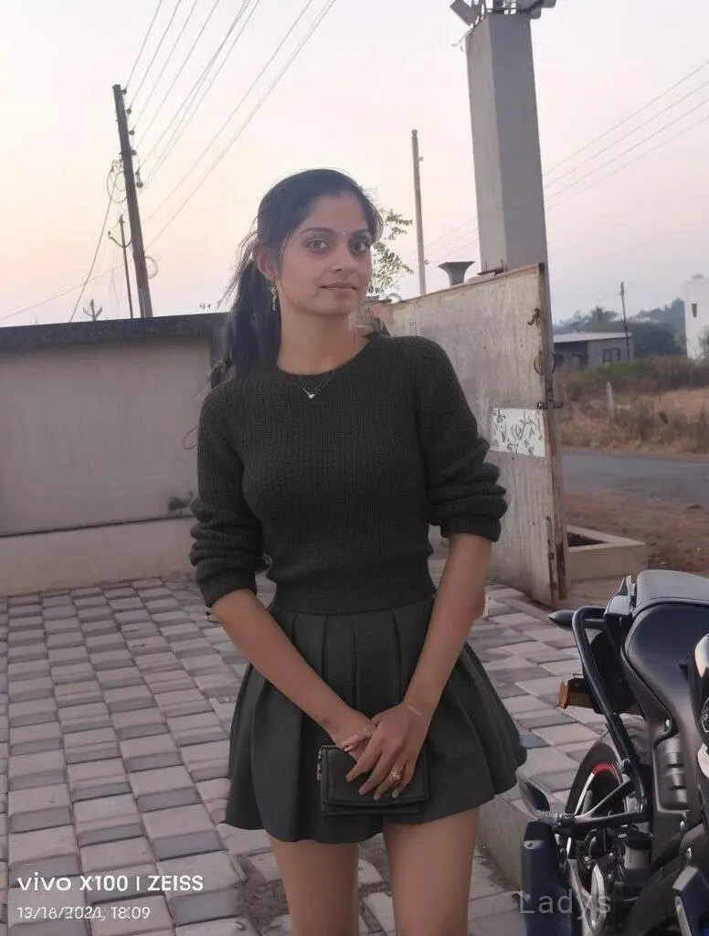Nidhi, 24 years old Gurgaon escort girl with big tits, height 165 sm, Weight  kg
