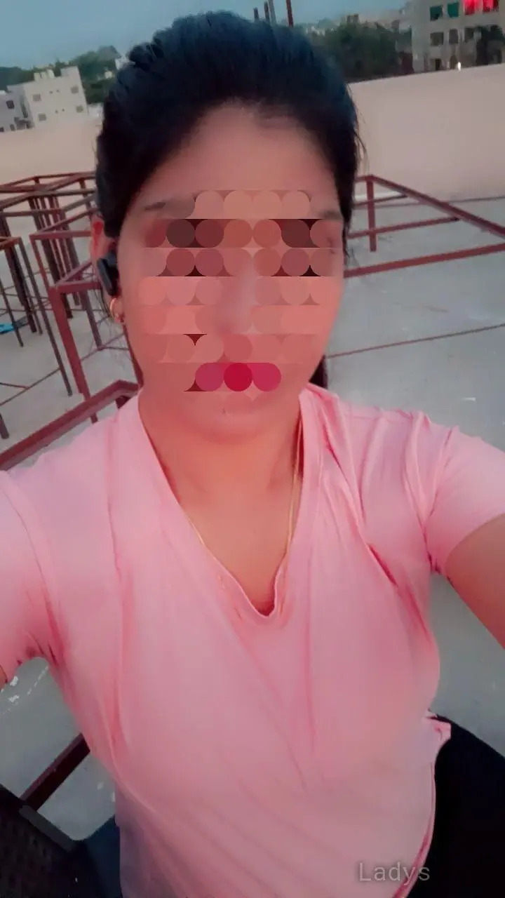 Niyati, 24 years old Gurgaon escort girl with big tits, height 167 sm, Weight  kg