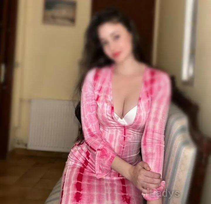 Rashmi, 25 years old Gurgaon escort girl with big tits, height 154 sm, Weight  kg