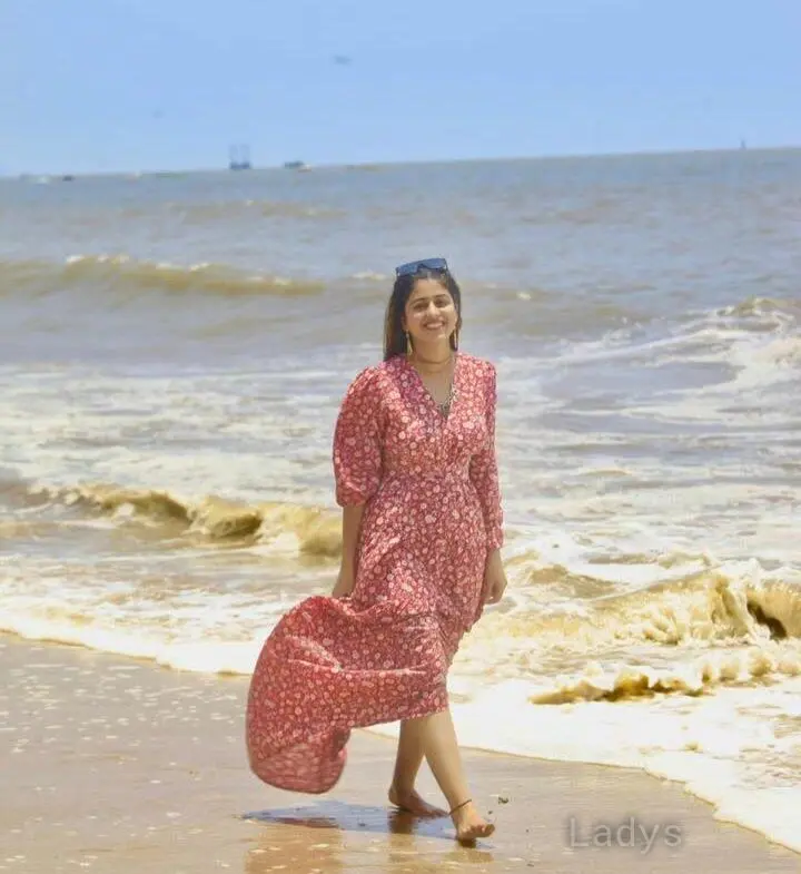 Sakshi,  years old Gurgaon escort girl with big tits, height  sm, Weight  kg