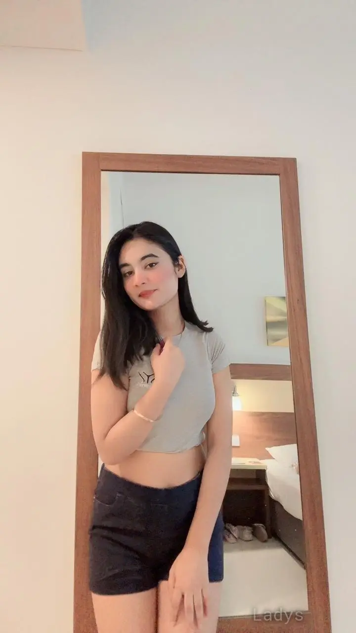 Shreya, 22 years old Gurgaon escort girl with big tits, height 168 sm, Weight  kg