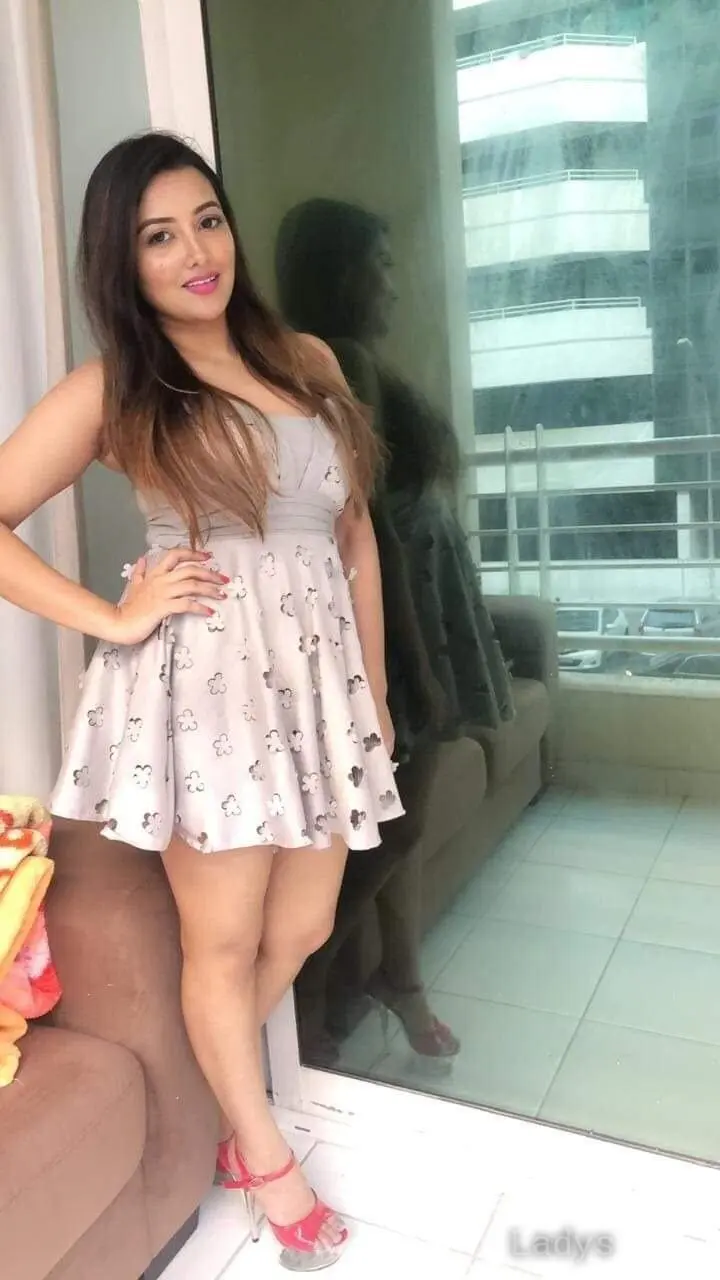 Sona, 22 years old Gurgaon escort girl with big tits, height 154 sm, Weight kg