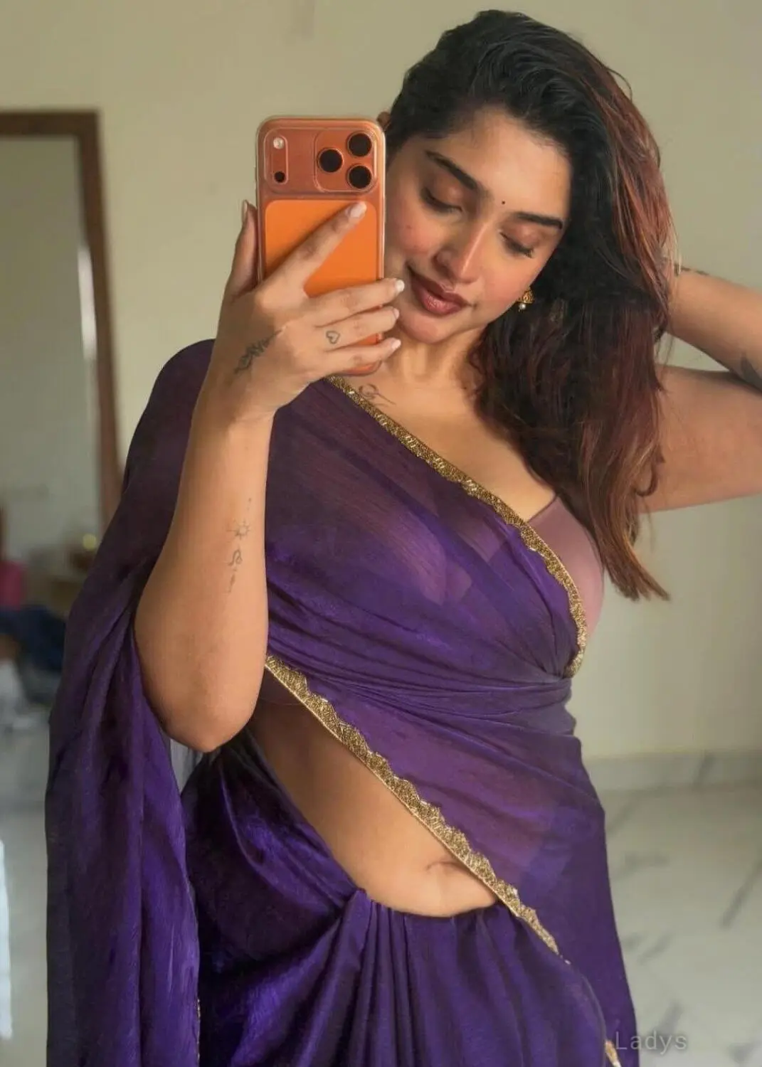 Sumiie, 21 years old Gurgaon escort girl with big tits, height 160 sm, Weight  kg