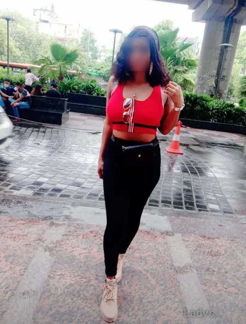 Tricia, 25 years old Gurgaon escort girl with big tits, height  sm, Weight  kg