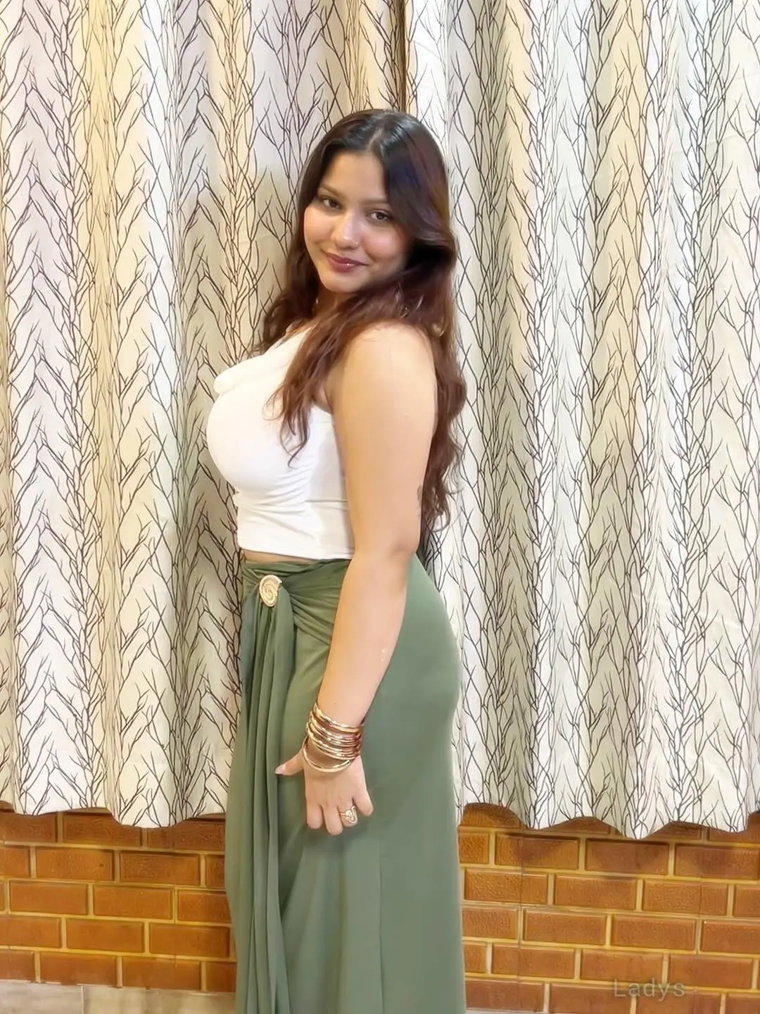 Farah, 20 years beautiful nude Gurgaon escorts girl, height  sm, Weight  kg