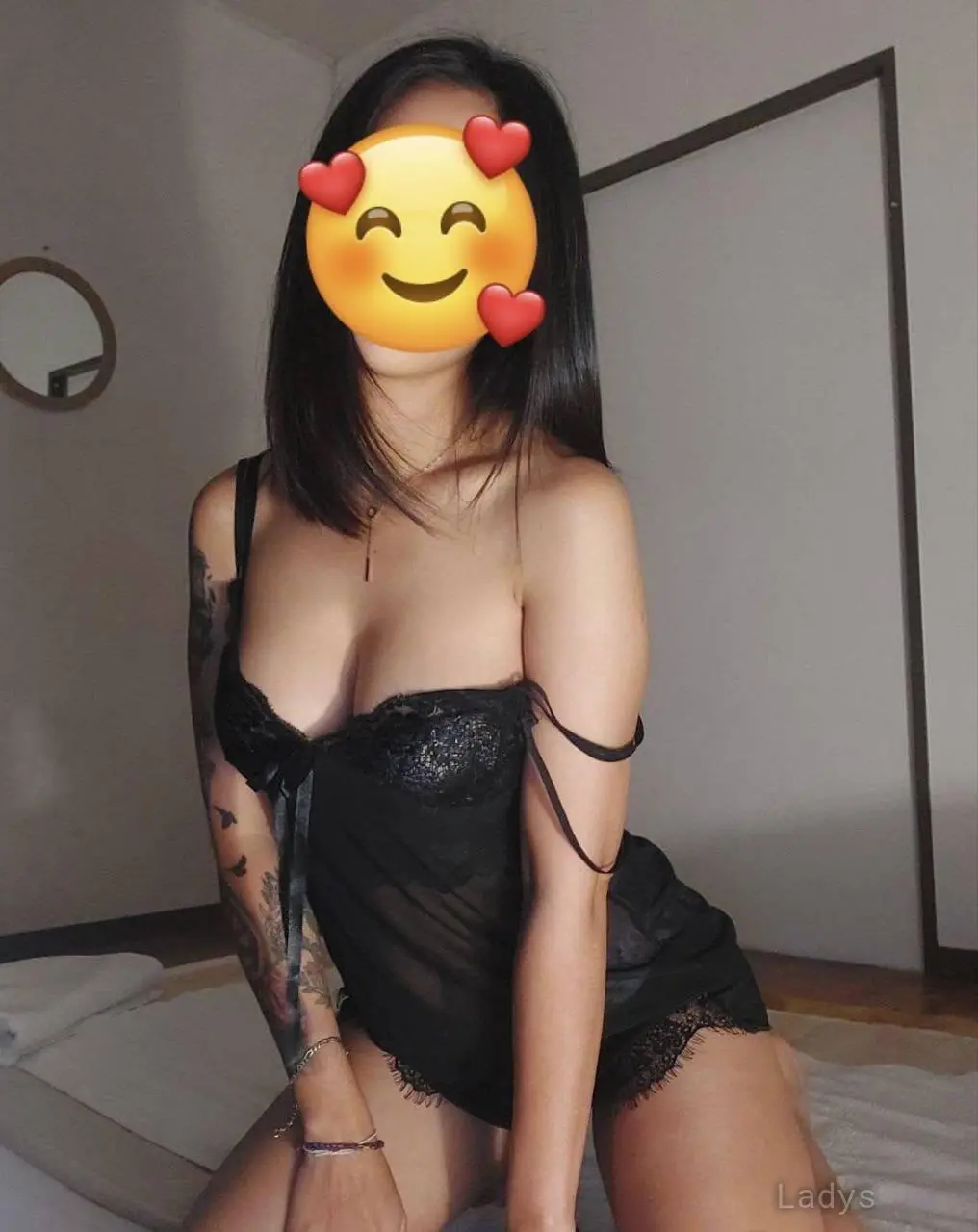 GEET KAUR, 23 years beautiful nude Gurgaon escorts girl, height 168 sm, Weight  kg