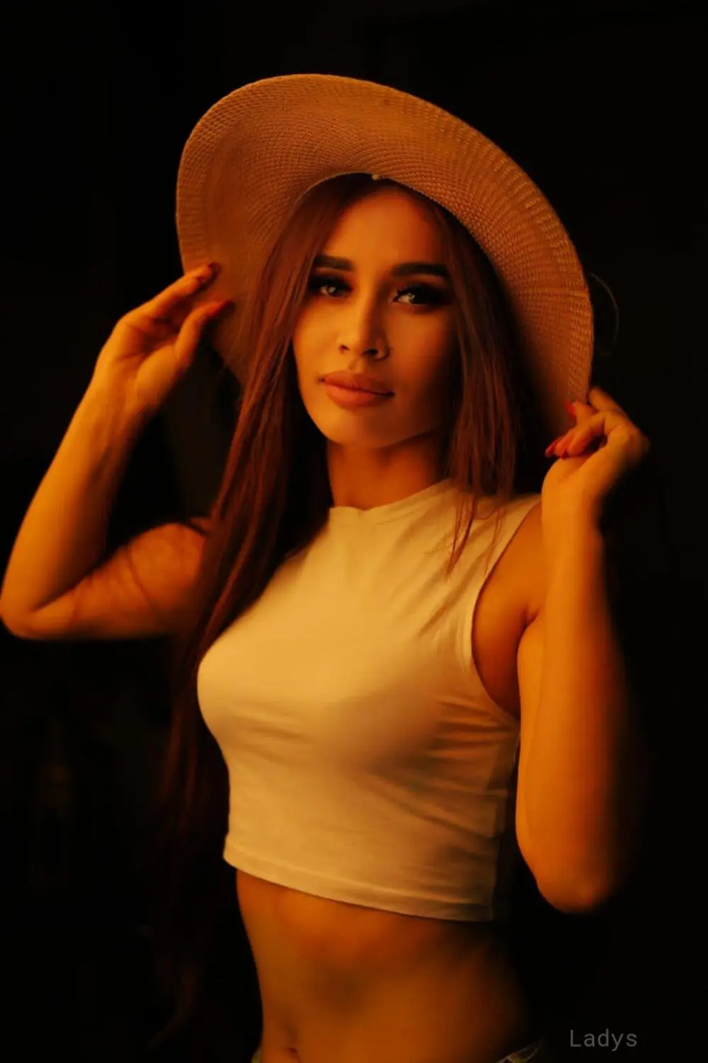 HIGH PROFILE INDIAN AND RUSSIAN GIRLS, 22 years beautiful nude Gurgaon escorts girl, height 170 sm, Weight 57 kg