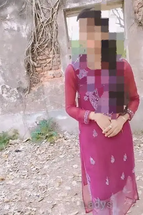 Jyoti, 26 years beautiful nude Gurgaon escorts girl, height 160 sm, Weight kg