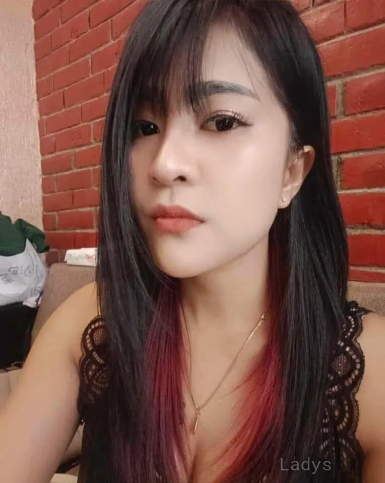 Lisa, 28 years beautiful nude Gurgaon escorts girl, height 165 sm, Weight kg