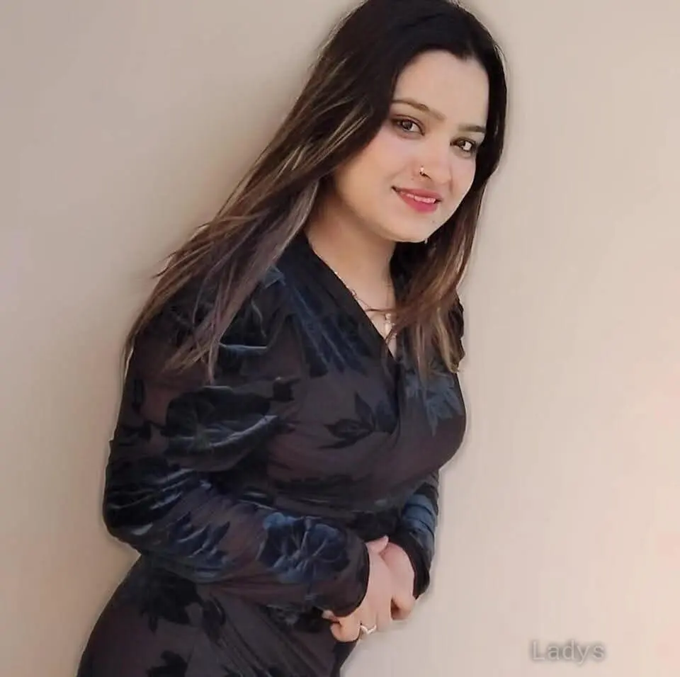 Lisa, 21 years beautiful nude Gurgaon escorts girl, height 160 sm, Weight kg