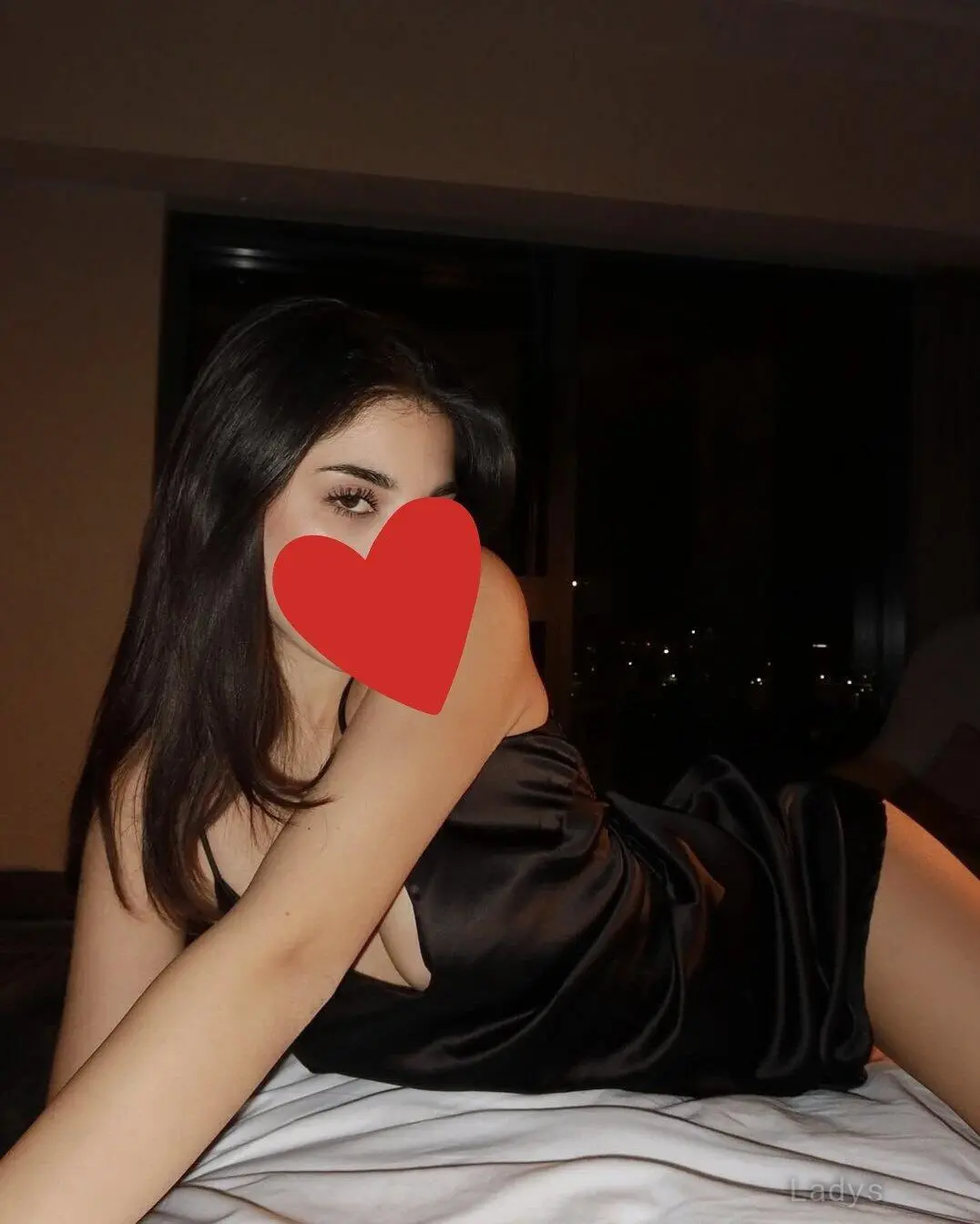 Mahira, 21 years beautiful nude Gurgaon escorts girl, height 169 sm, Weight  kg