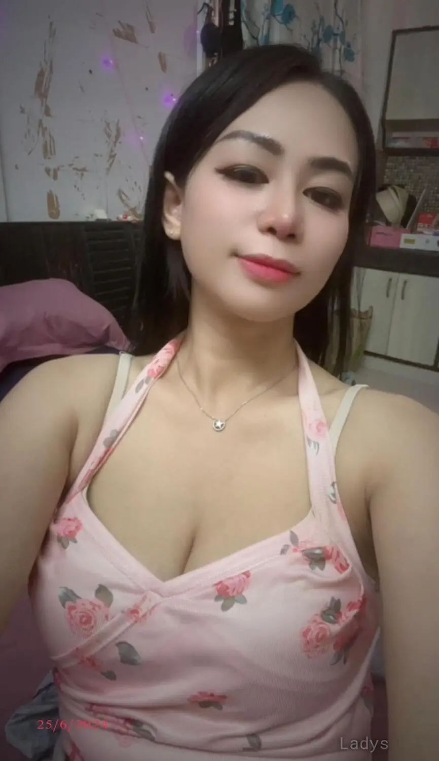 Mimi, 29 years beautiful nude Gurgaon escorts girl, height 165 sm, Weight  kg