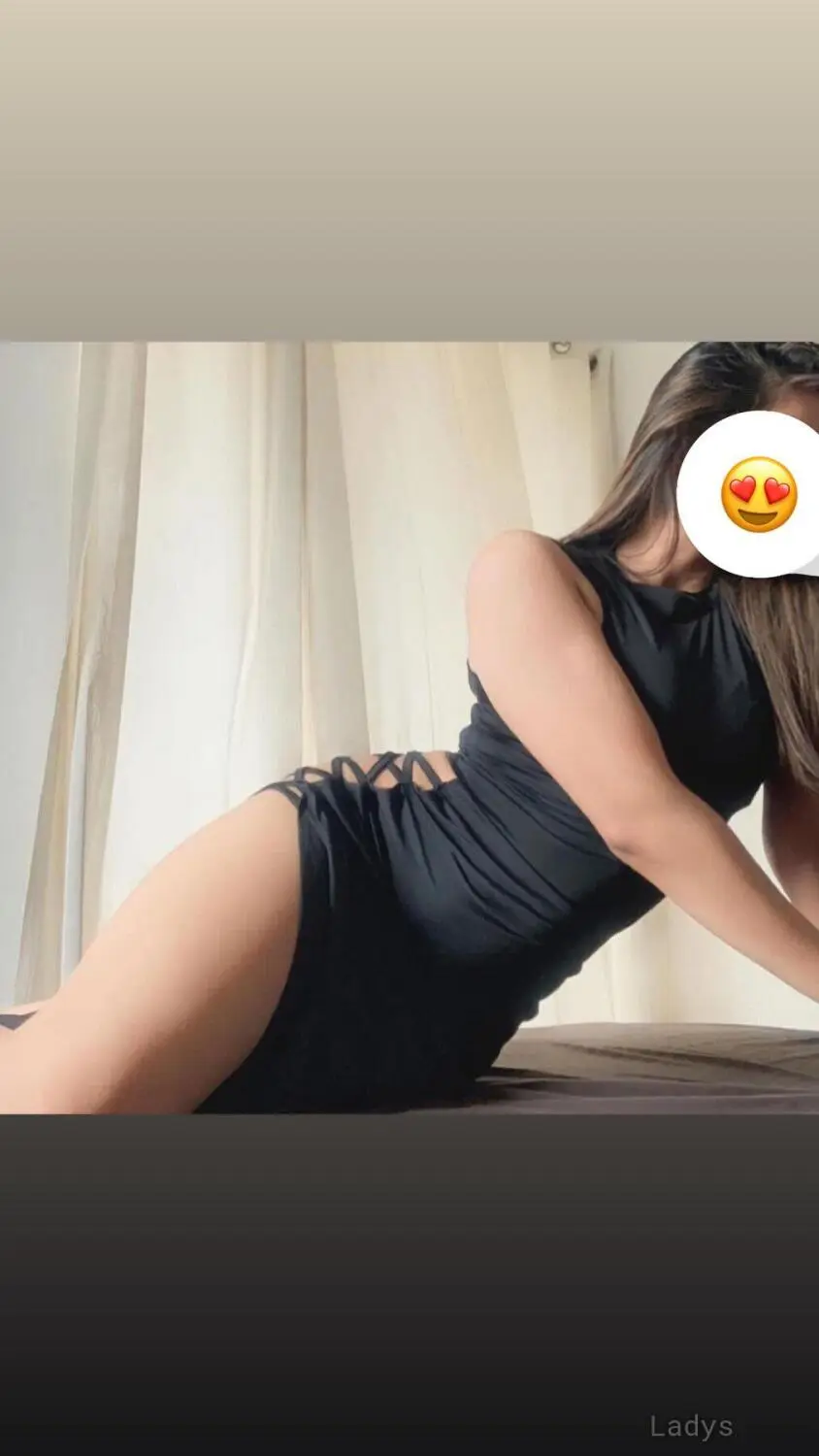 Niharika, 24 years beautiful nude Gurgaon escorts girl, height 163 sm, Weight  kg