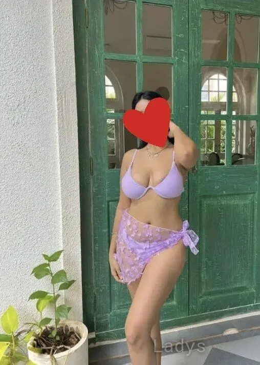 Pranjali Singh, 21 years beautiful nude Gurgaon escorts girl, height 168 sm, Weight kg