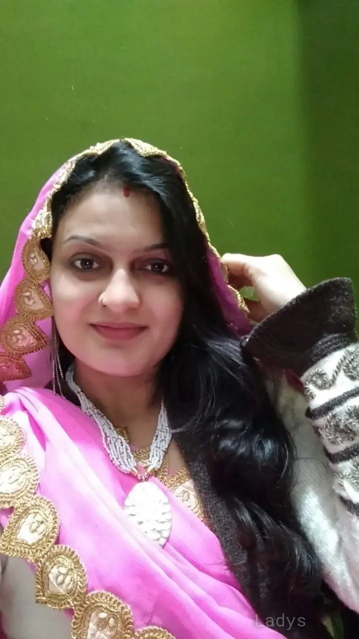 Priya, 20 years beautiful nude Gurgaon escorts girl, height 154 sm, Weight kg