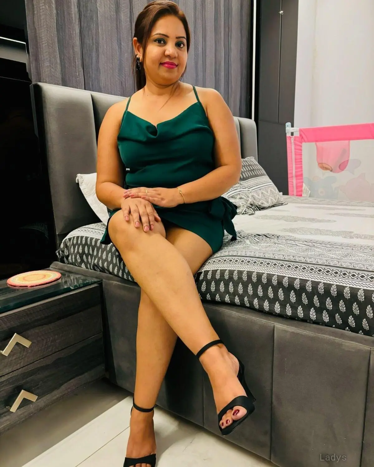 Priyanka, 23 years beautiful nude Gurgaon escorts girl, height 158 sm, Weight  kg